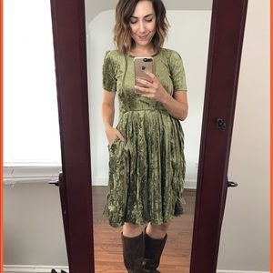 Lularoe 90’sstyle Crushed Velvet Amelia Dress EUC